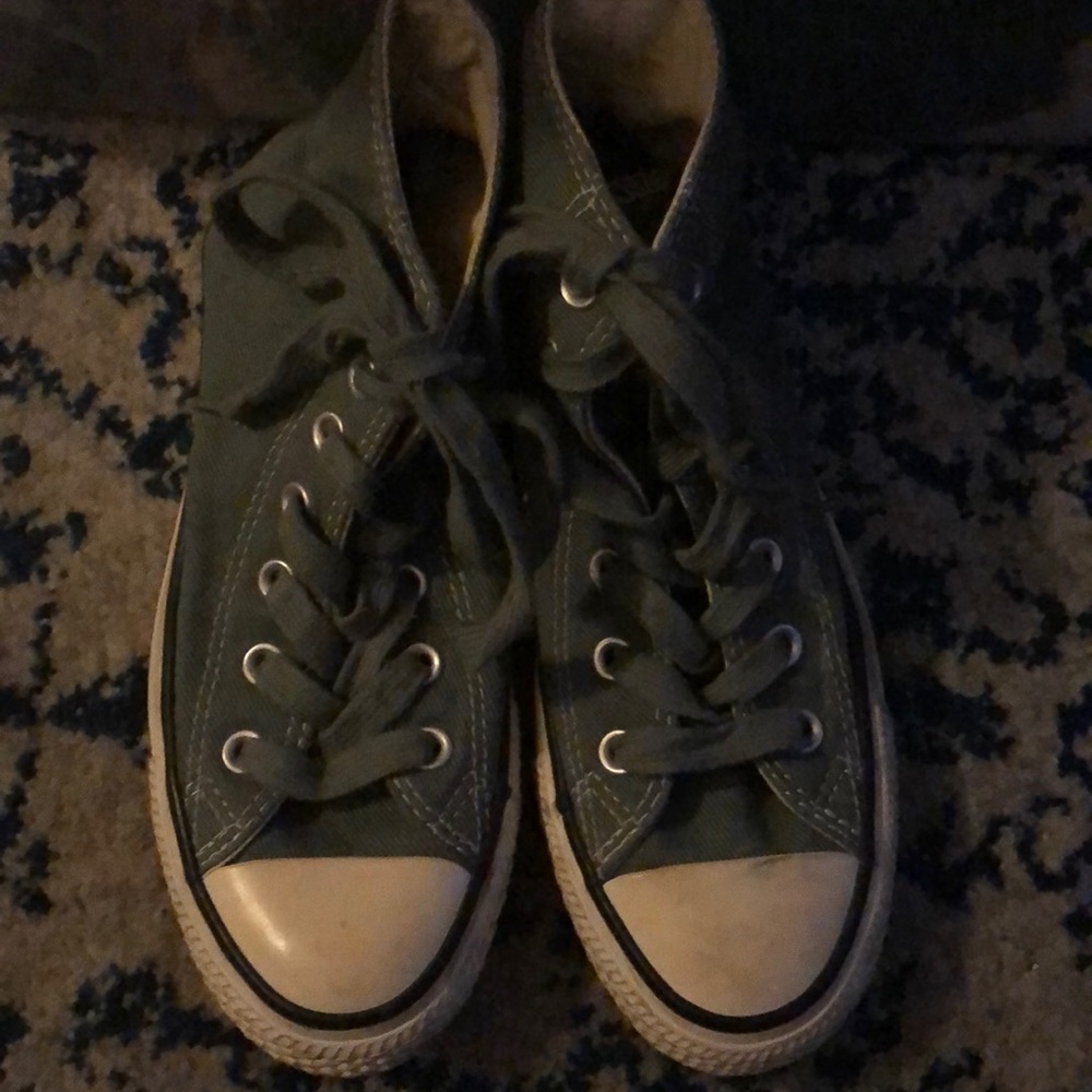Women’s converse sneakers